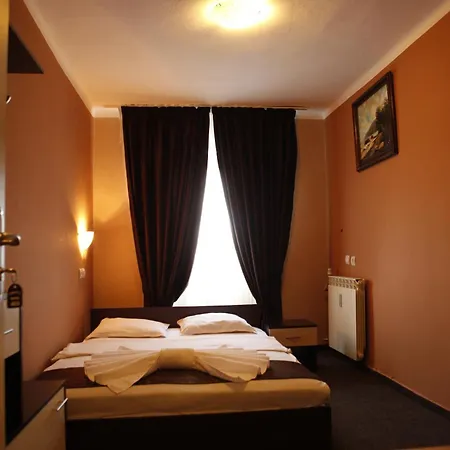 Hotel Edona *